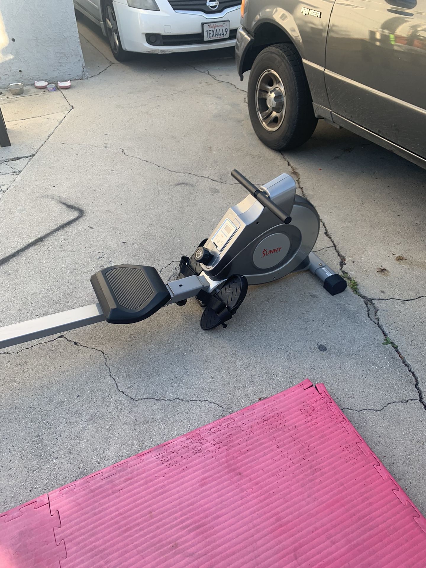 Sunny Rowing Machine