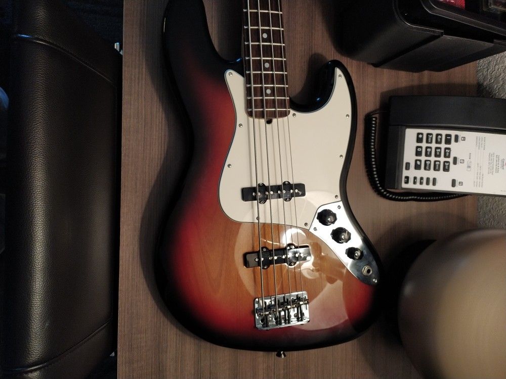 Bass Fender ,60th Anniversary