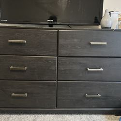 Bed Room Dresser