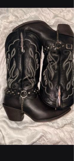 Black western snip toe boots