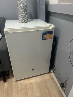 Mini fridge