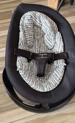 Nuna x PotteryBarn LEAF Grow chair / bouncer