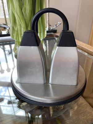 Photo Salt&pepper shaker with napkin holder. Stainless steel and black, good condition, modern look
