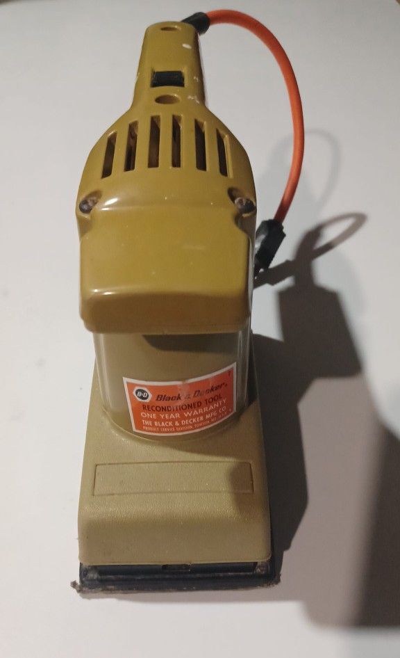 Vintage Black + Decker Finishing Sander 