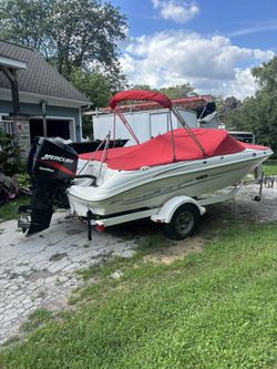 18.5’ Sea Ray Boat 2006 135 hp
