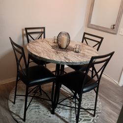 *ELEGANT* DINING TABLE AND 4 CHAIRS. 