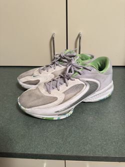 Nike Zoom Freak 4 Shoes Mens Size 9 White Green Basketball Giannis DJ6149-101