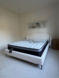•  Elite Bamboo Luxe  Queen   12” pillow top.      New mattress in a plastic sealed.     We offer same day delivery  Venta de colchones  ☎️📲call or T