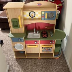 Little Tikes Play Kitchen