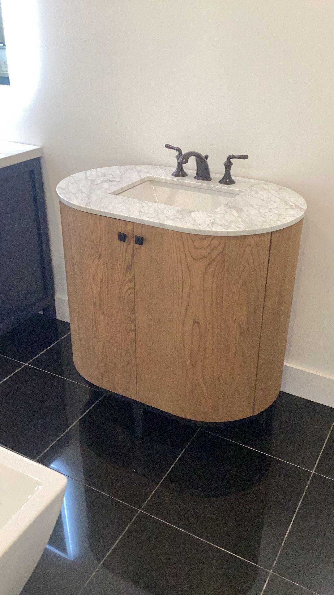 James Martin Vanities Bellamy 36” Free Standing Basin Vanity Set