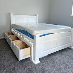 Full Bed And Mattress With Drawers 