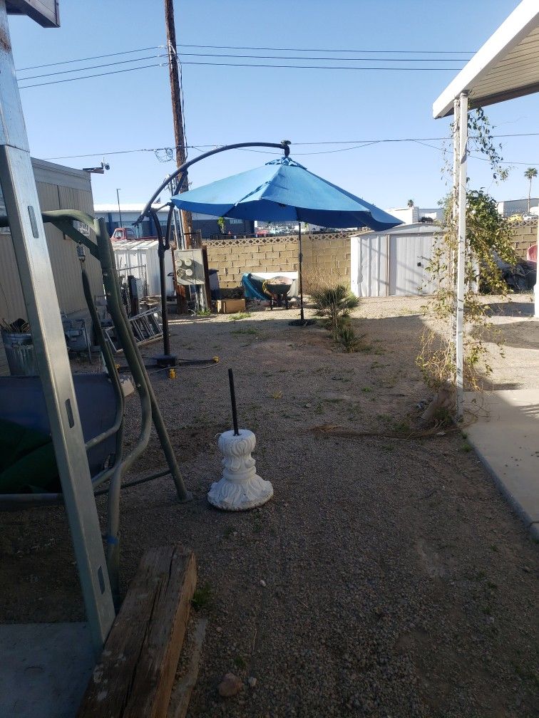 11 Foot Umbrella W/solar Lights