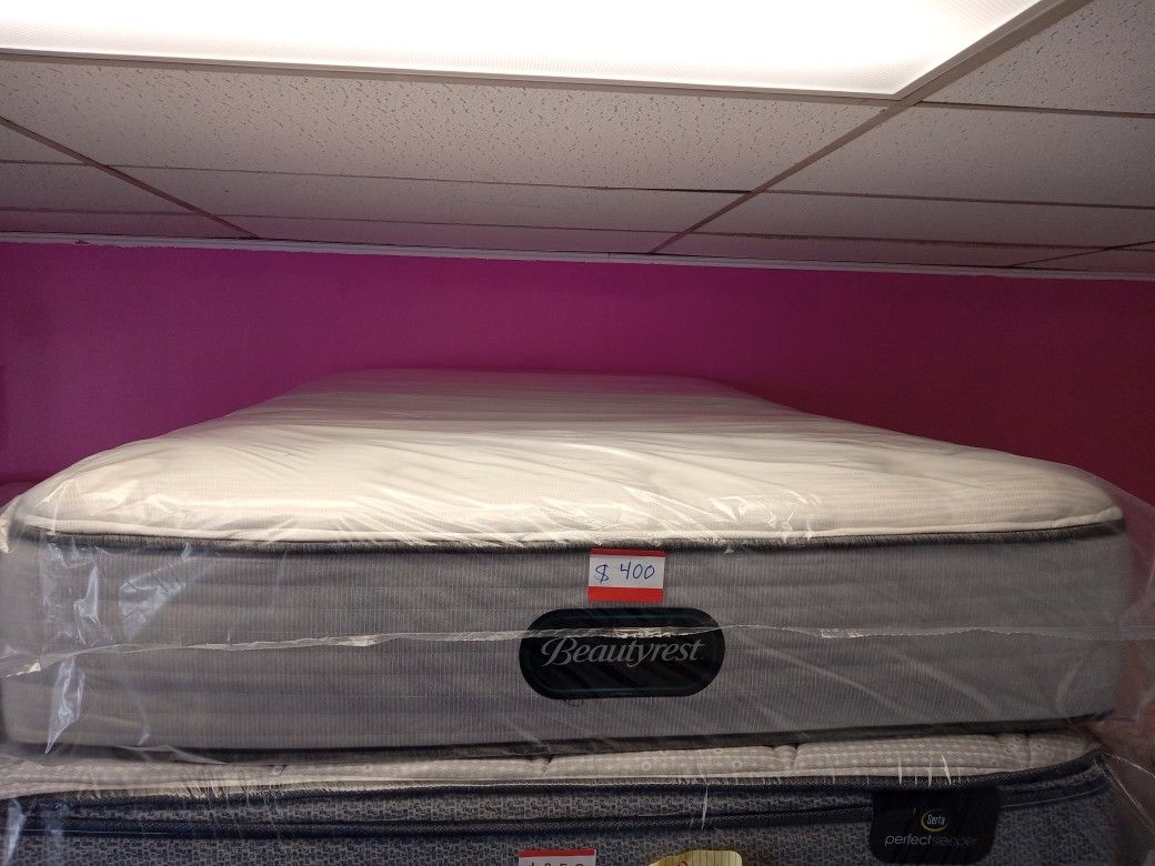 BEAUTYREST FULL $400. LOCATED 271 SOUTH MAIN ST MAIN ST WOONSOCKET,RI. DELIVERY AVAILABLE.