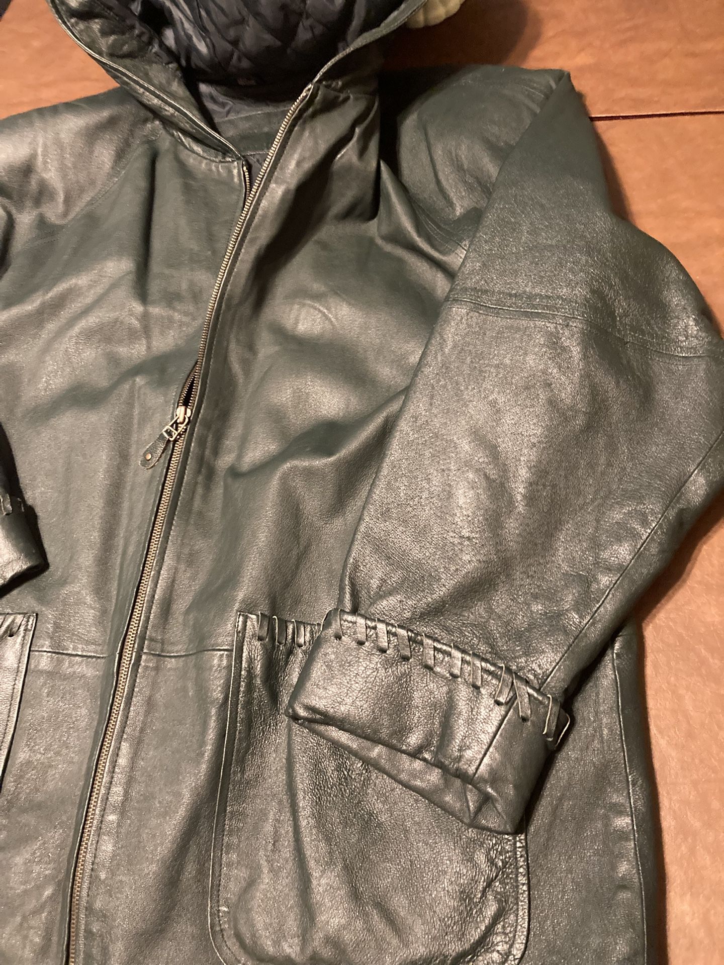 $40-Women's Hunter Green Heavy, Thick Leather Jacket Like New