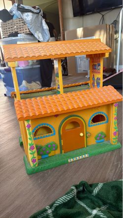 Dora the Explorer 2003 playhouse