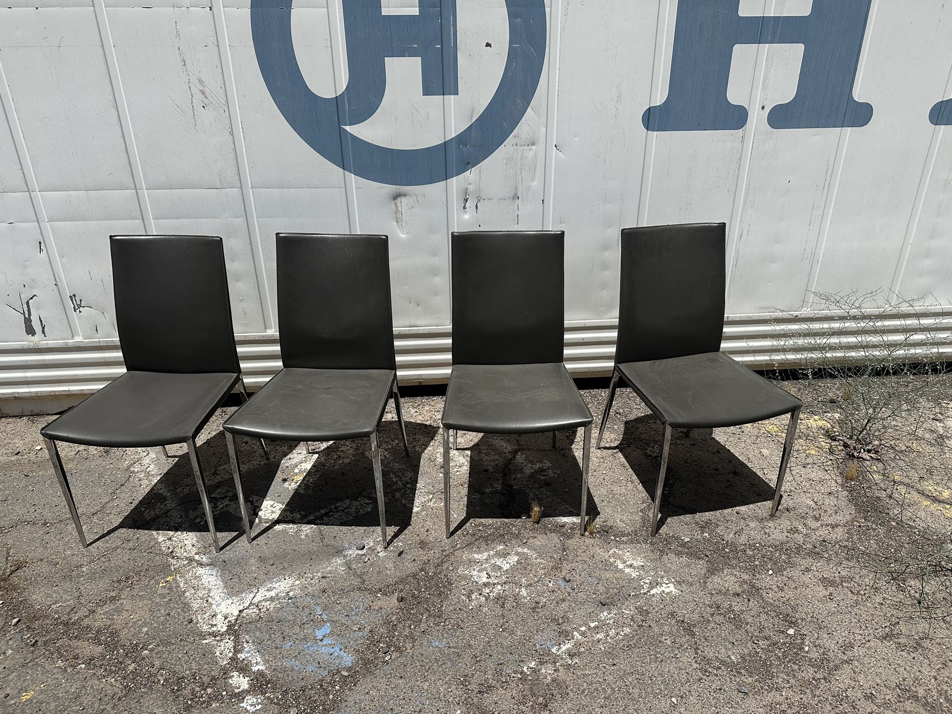 4 Chairs