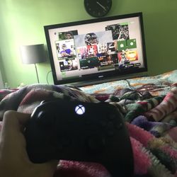 Xbox One S Fortnite Edition