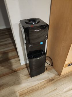 Frigidaire water dispenser