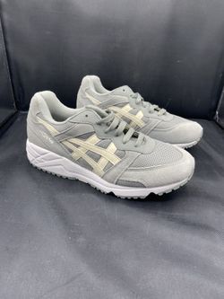 ASICS Gel-Lique “Light Grey”