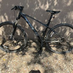Men’s Trek Mountain Bike