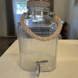 New Glass Beverage Dispenser with Spigot – 1.5 Gal