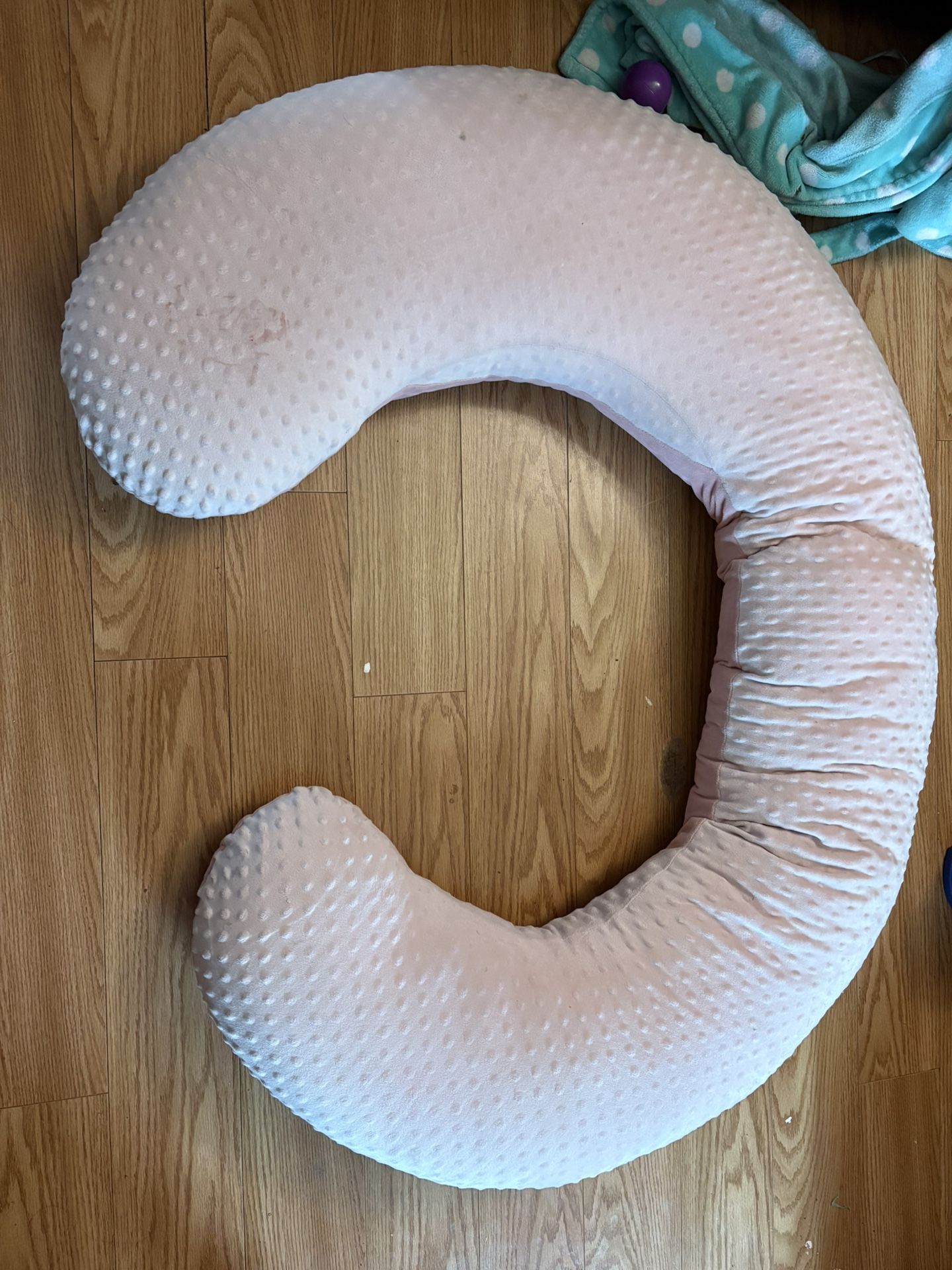 Free C Shaped Pregnancy Pillow