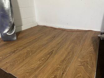 Wood-Look Laminate Flooring Planks