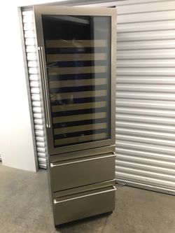 ATTENTION WINE ENTHUSIASTS - Like New  - High End - Element 108 Bottles Wine Cooler + 2 drawer Refrigerator Combo in Stainless Steel