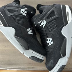 Jordan 4s