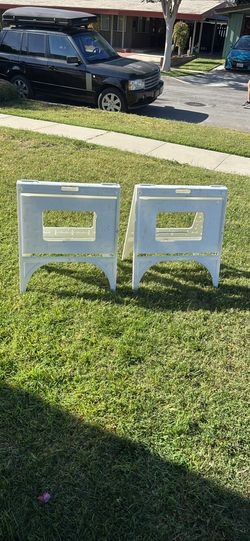 Stand up signs