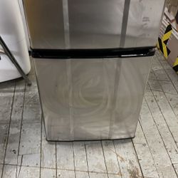 Micro Fridge With Microwave On Top 