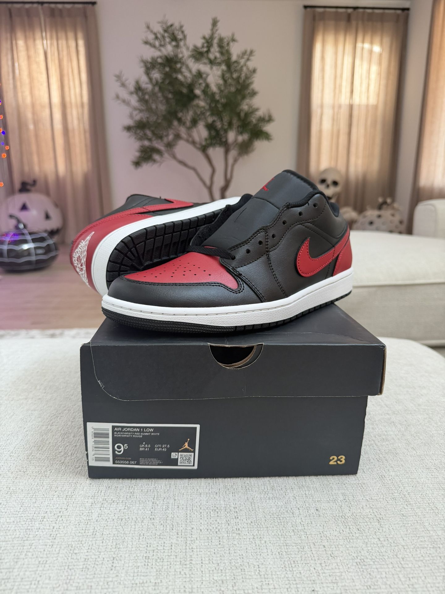 Jordan 1 Low ‘Bred’ Black/Varsity Red 