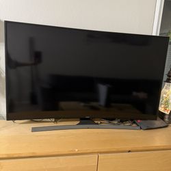 Samsung 55” 4K Curved Smart TV – Good Condition