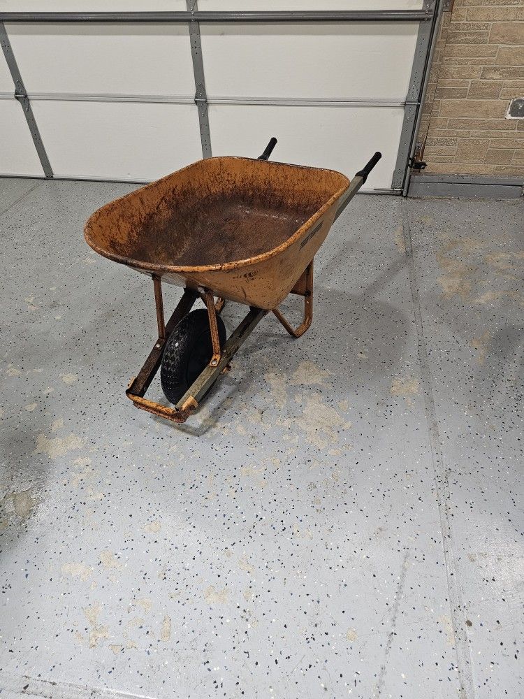 Wheelbarrow True Temper