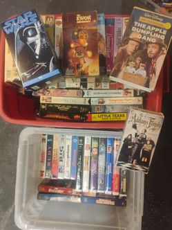 Large Lot of VHS Tapes 30+ Movies