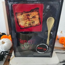 Friday the 13th Boxed Mug Bunddle.
Features 12fl oz Mug, Ceramic Coaster and Spook set.