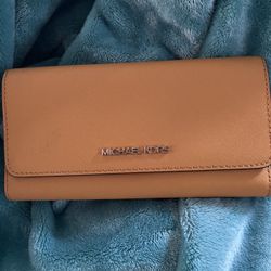 Michael Kors Jet Set Tri Fold Wallet. Brown/tan New!! $40