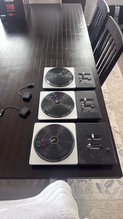3 DJ Hero Turntable Controllers OBO