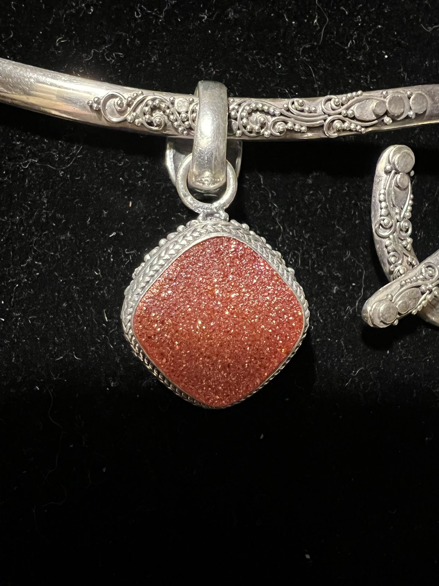 Arda Pave Orange Pendent Choker Not Included