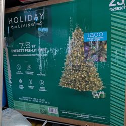 Everett Grand Fraser Fir Artificial Christmas Tree 7.5 ft Holiday Living Lowe's