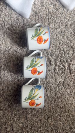 Tea/espresso/coffee mugs