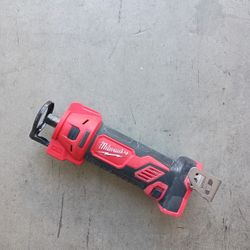 Milwaukee M18 Cut Out Tool