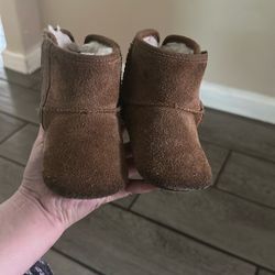 Uggs Size 04/05