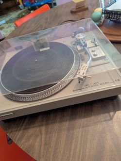 Beautiful Pioneer PL-518 turntable
