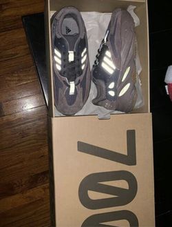 Yeezyz wave runners 5.5 brand new