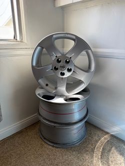 OEM 18” Nissan rims
