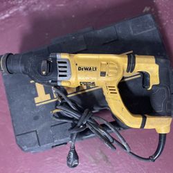 8.5 Amp 1-1/8 in. Corded SDS-PLUS D-Handle Concrete/Masonry Rotary Hammer Drill Kit 