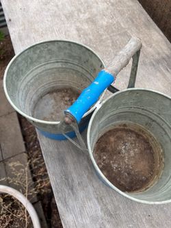 Metal twin bucket