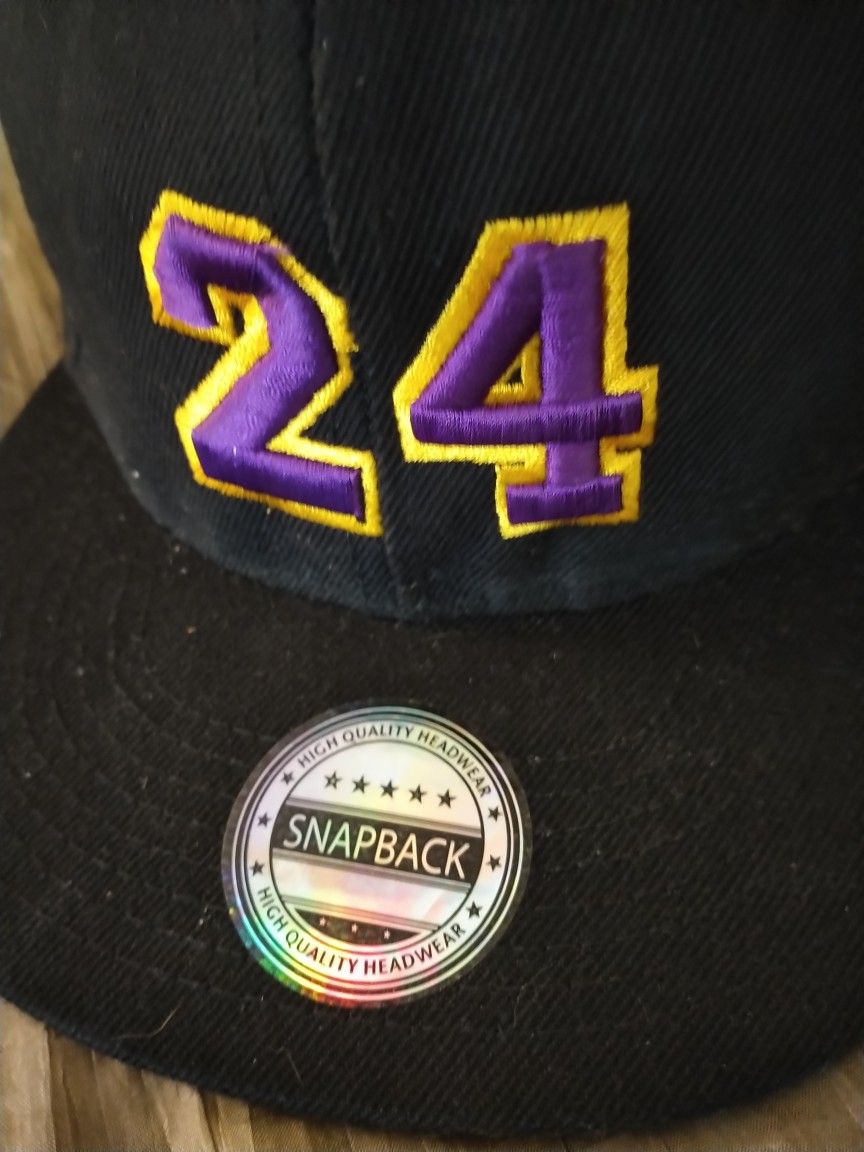 BRAND NEW SNAPBACK KOBE BRYANT #24 HAT
