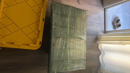Dog Crate 22in X 33in